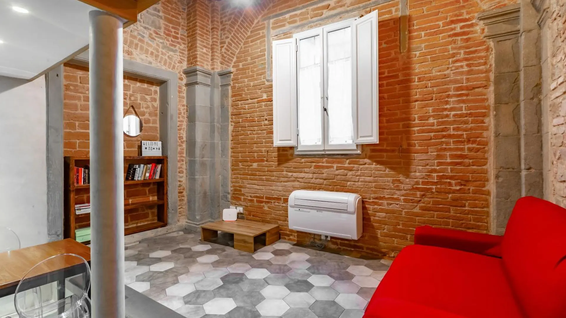 Florence Oltrarno Duplex Apartment